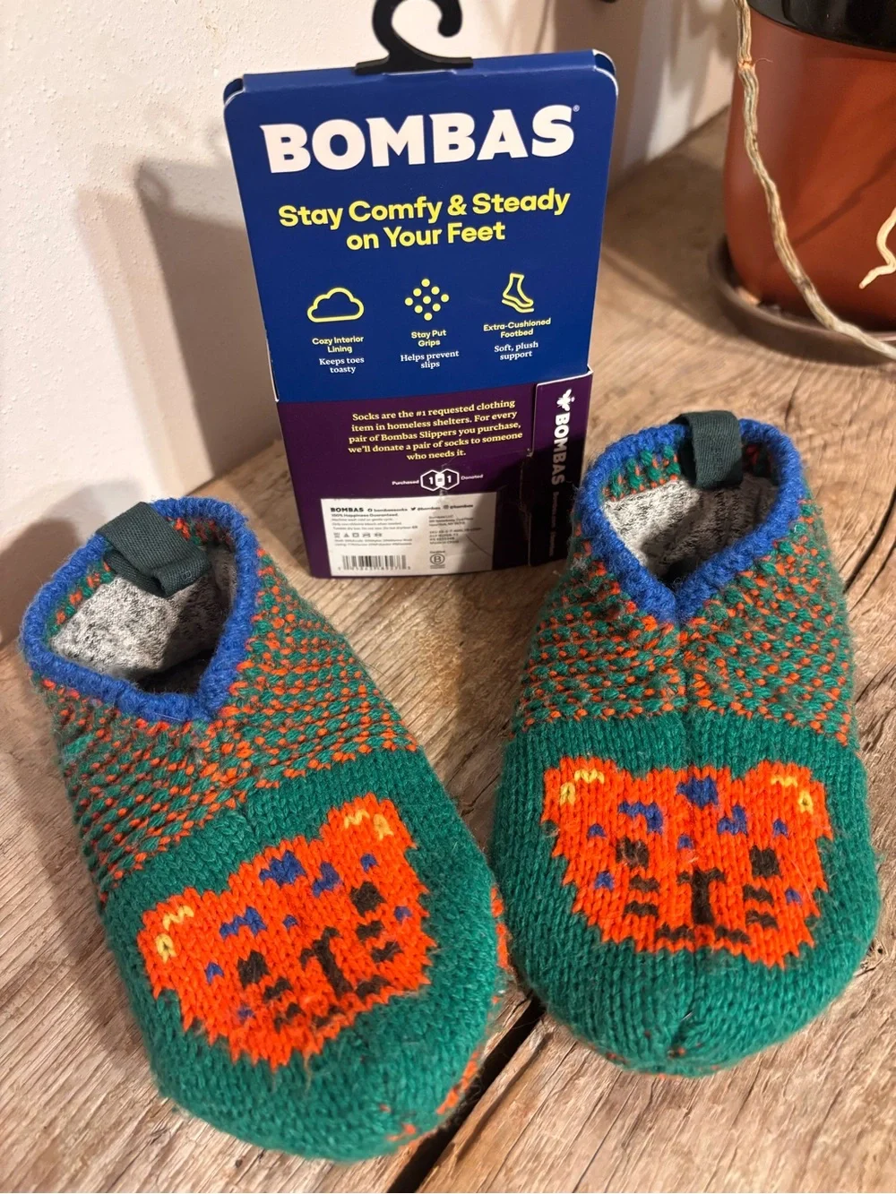 Bombas Toddler Green & Orange Tiger Gripper Slippers